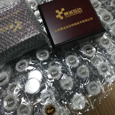 專(zhuān)業(yè)定制，榮耀象征 合金獎(jiǎng)牌、純銀紀(jì)念幣與企業(yè)形象禮品的完美融合