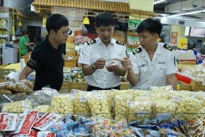 奮斗百年路 啟航新征程 時(shí)代先鋒 | 守土盡責(zé)保安全——記全國(guó)食品安全工作先進(jìn)個(gè)人謝海波